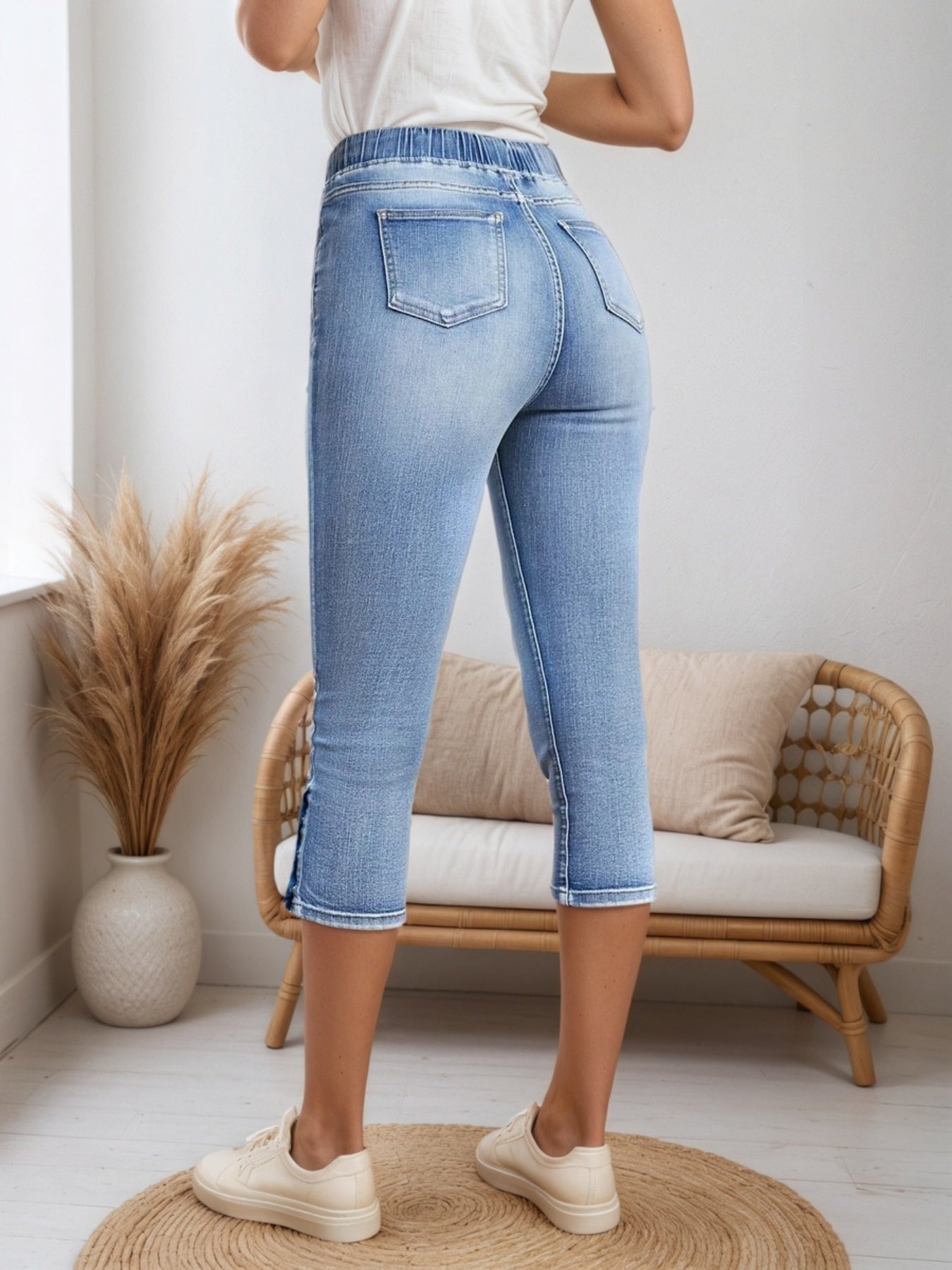 Women’s Chic Denim Capri Pants – 2025 Drawstring Waist & Split Button Hem