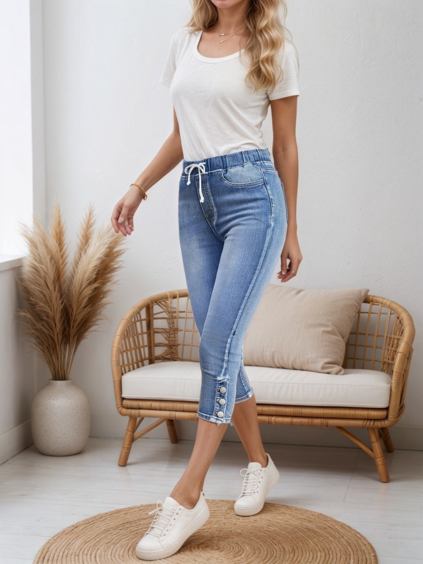 Women’s Chic Denim Capri Pants – 2025 Drawstring Waist & Split Button Hem